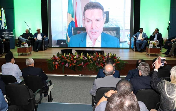 Ministro das Cidades reafirma apoio ao Acre no Fórum Norte e Nordeste da Construção